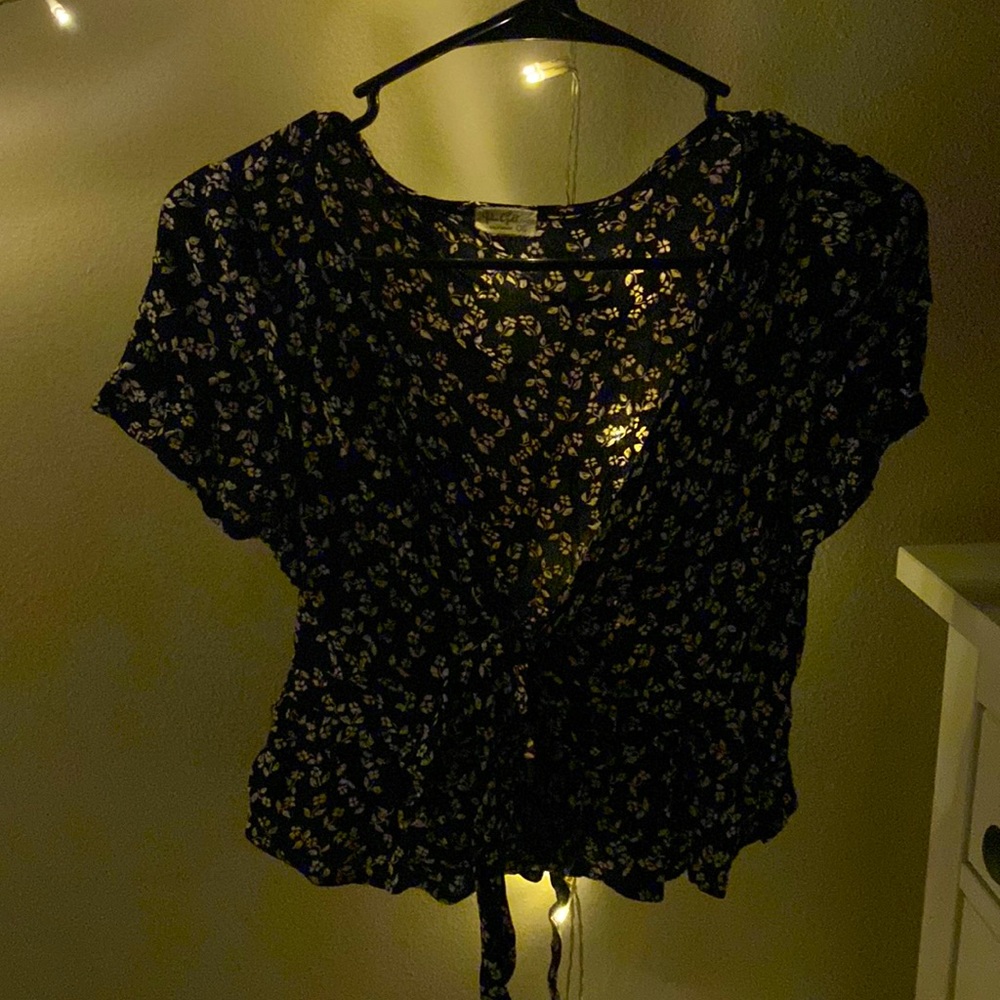 Front tie top with floral pattern
